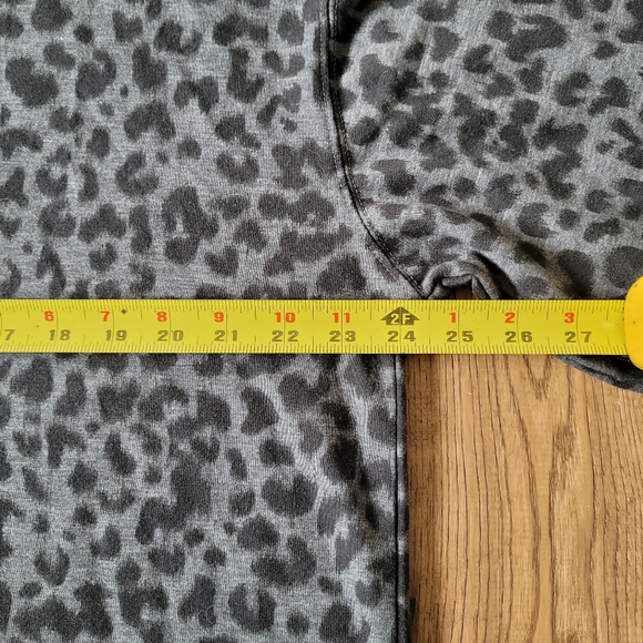 XL DANSKIN Lightweight Leopard Print Sweatshirt - Picture 5 of 5